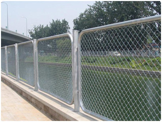 勾花護(hù)欄網(wǎng)