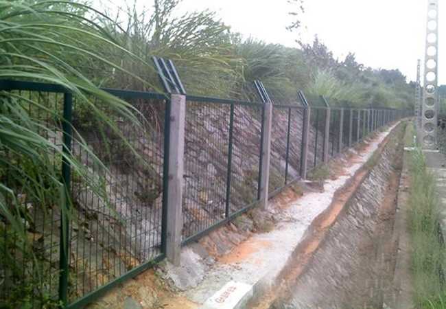 鐵路防護(hù)柵欄圖片3